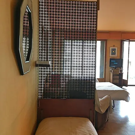 Park & Sea View Apartment