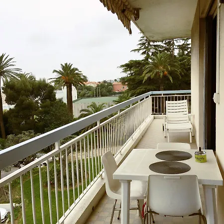 Park & Sea View Apartment